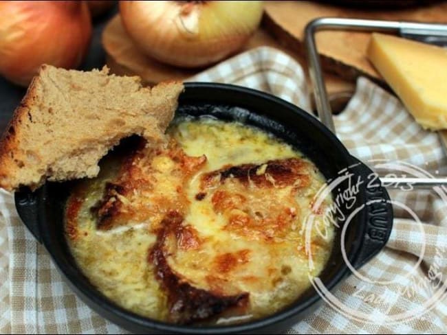 Soupe à l’oignon gratinée