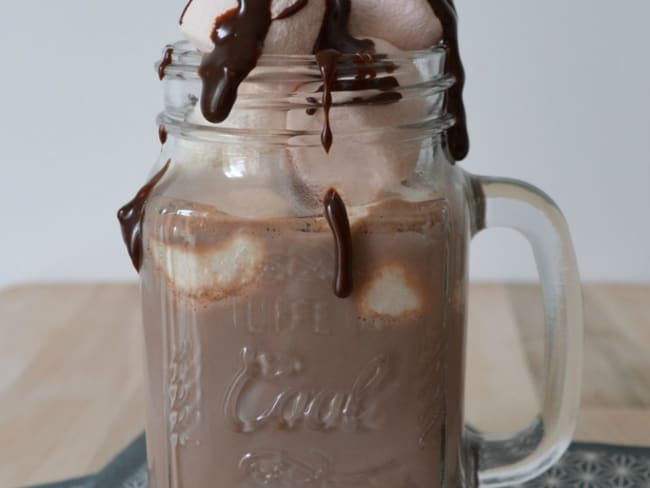 Chocolat chaud gourmand à la cannelle