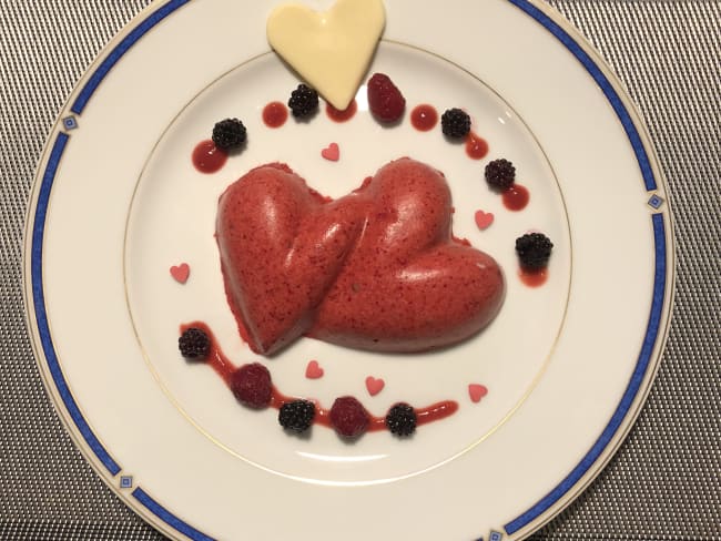 Coeurs entrelacés à la fraise et chocolat blanc