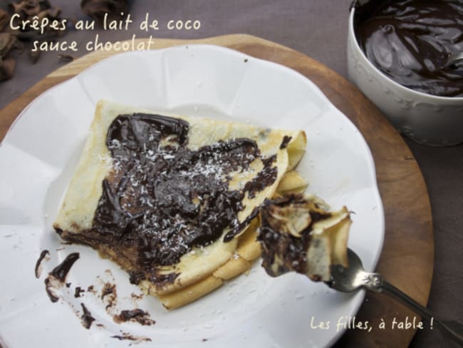 Crêpes au lait de coco, sauce chocolat coco