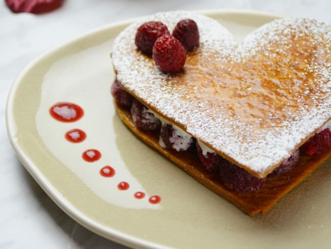 Un mille-feuille framboises chantilly : un dessert express de la Saint-Valentin