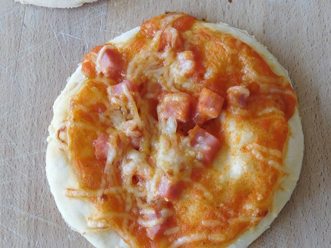 Pizzas individuelles jambon fromage 