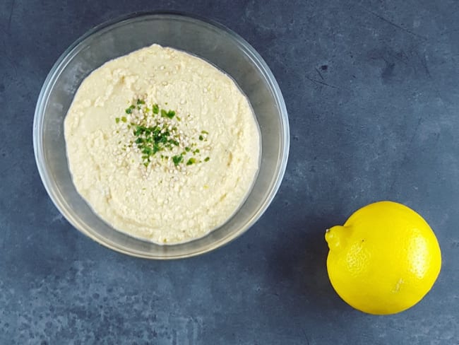 Houmous rapide qui twiste aux lentilles corail et à la bergamote