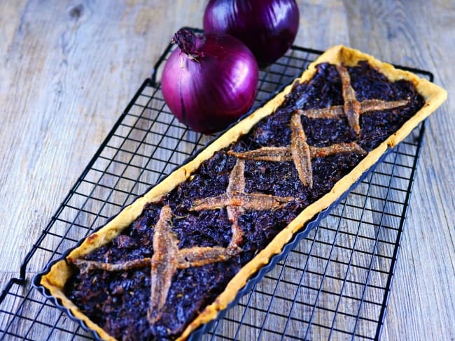 Pissaladière à l'oignon rouge