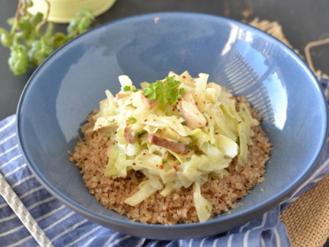 Boulgour de sarrasin au tofu fumé et chou vert