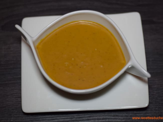 Velouté de courge butternut au curry et lait de coco