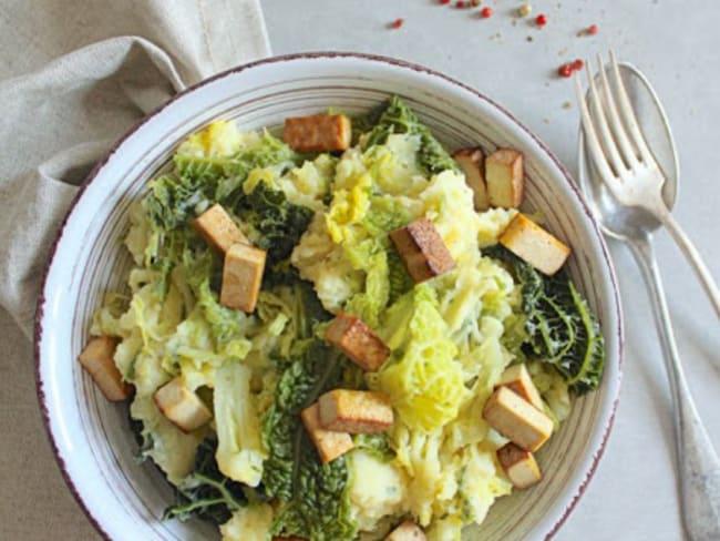 Colcannon : un écrasé de pommes de terre irlandais au chou vert