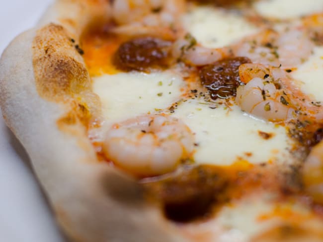 Pizza au chorizo et aux crevettes