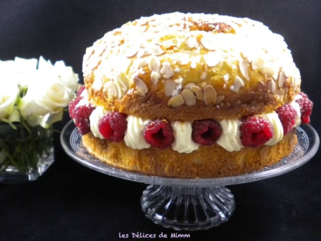 Tarte tropézienne aux framboises et amandes effilées