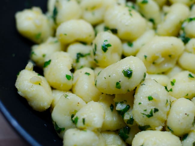 Gnocchi à l'ail, au basilic et au citron