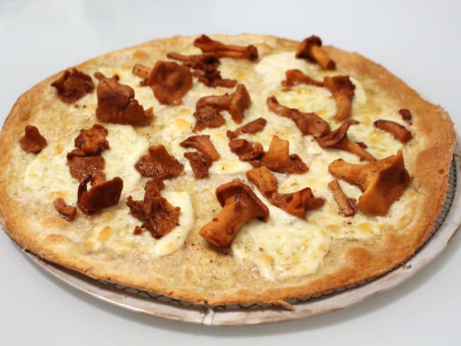 Pizza aux girolles