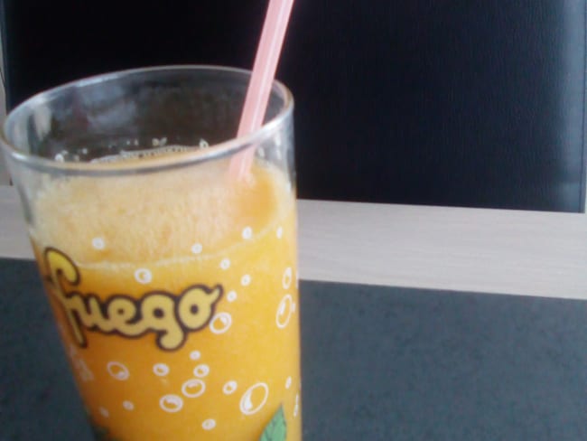 Smoothie pomme clémentine au blender ou au robot