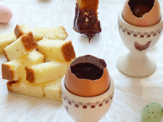 Oeufs à la ganache de chocolat et caramel au beurre salé avec ses mouillettes