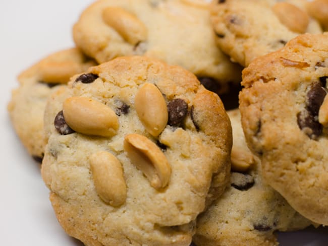 Cookies aux noix, au chocolat noir et aux cacahuètes