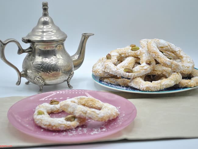 Kaak el anber, petites pâtisserie à l'amande