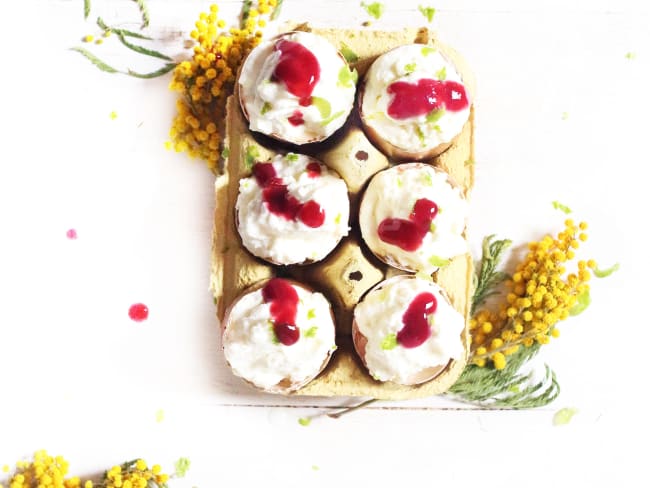 Mousse au chocolat blanc et coulis de framboises