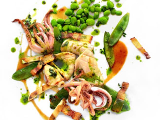 Calamar, guanciale, légumes verts et jus de veau