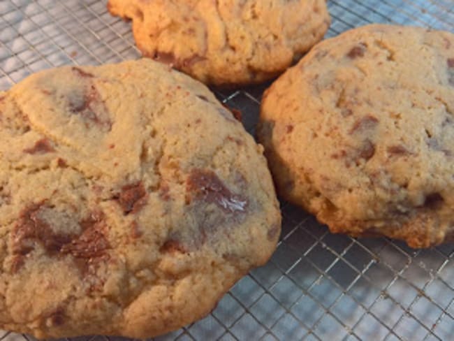 Cookies aux pommes caramélisées et chocolat au lait