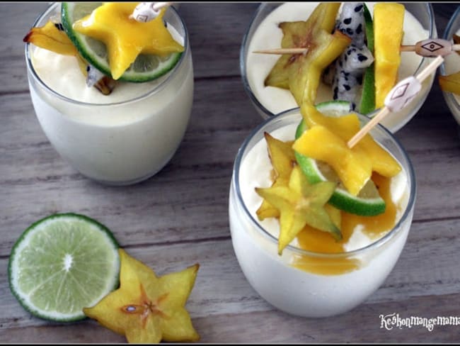 Mousse de mangue et brochette de fruits exotiques : un dessert léger