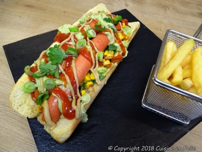 Hot dog à la mexicaine et son guacamole crémeux