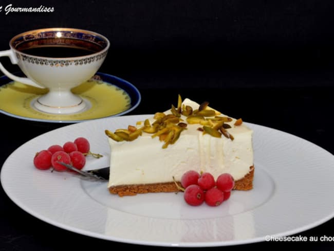 Cheesecake au chocolat blanc et pistaches.