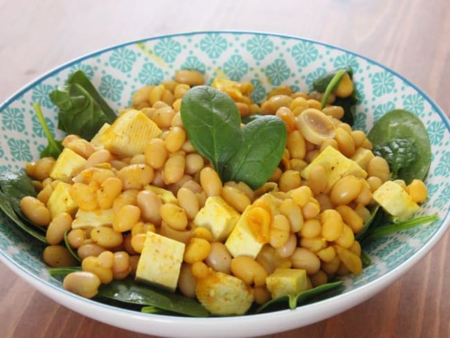 Haricots blancs épicés au tofu