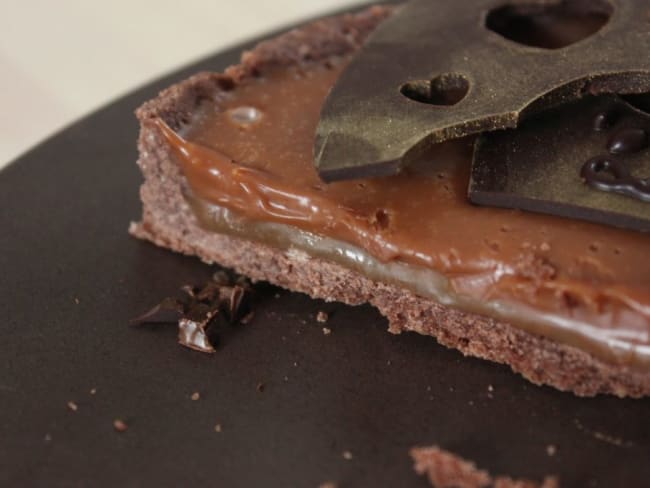 Tarte au caramel et chocolat au lait