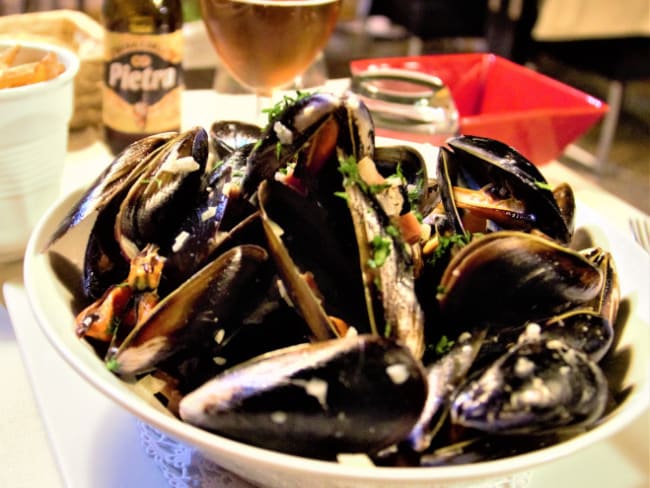 Moules à la Corse, au fromage et jambon corse