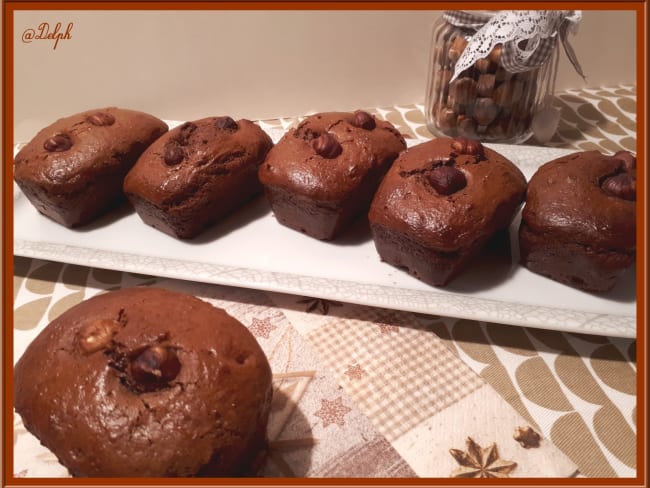 Minis cakes au chocolat et aux noisettes