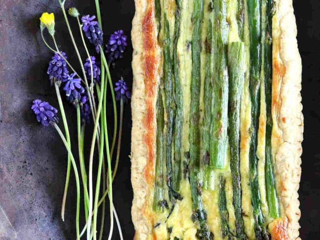 Tarte rustique salée IG Bas aux asperges vertes