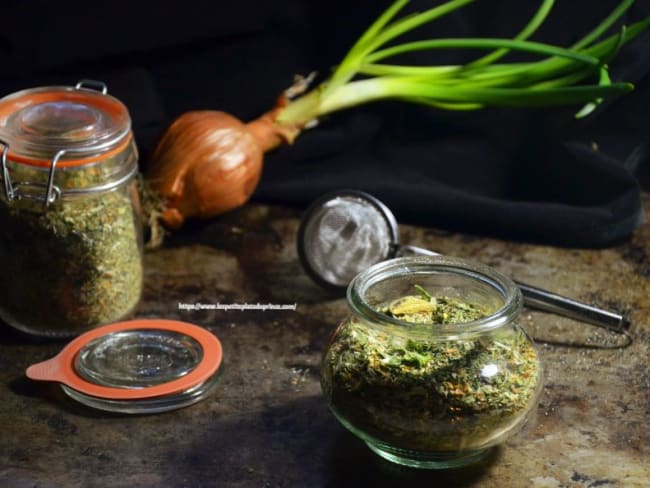 Bouillon de légumes aux épluchures