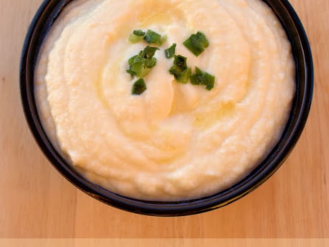 Purée onctueuse de chou-fleur à l'ail et à la ricotta