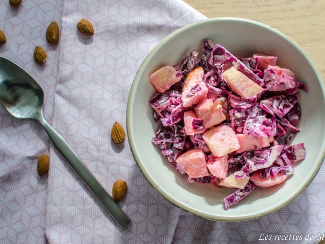 Salade de chou rouge, pommes et amandes