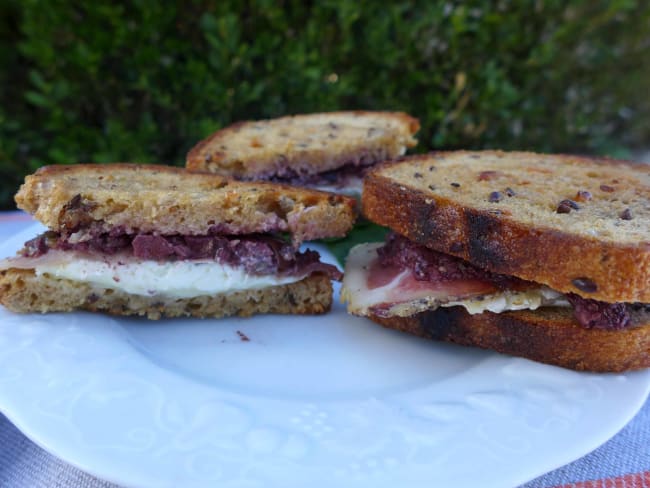 Croque-monsieur pélardon et tapenade