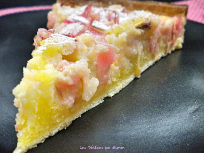 Tarte amandine à la rhubarbe