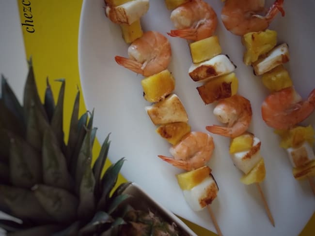 Brochettes aux crevettes, encornets et ananas à la plancha (weight watchers)