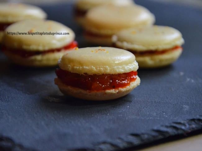 Macarons au confit de poivron rouge et piment d'Espelette