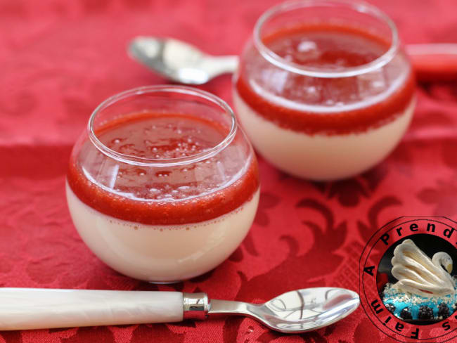 Panna cotta au coulis de fraises