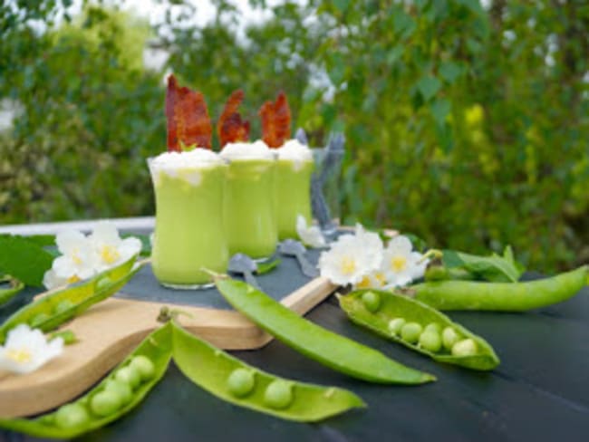 Capuccino de petits pois au chèvre et à la menthe