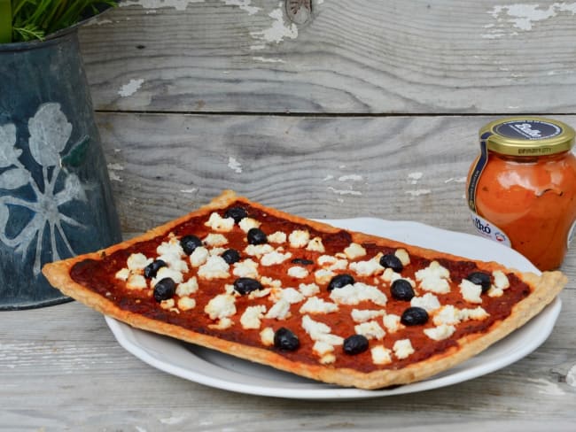 Tarte fine au confit de poivrons et fromage de chèvre