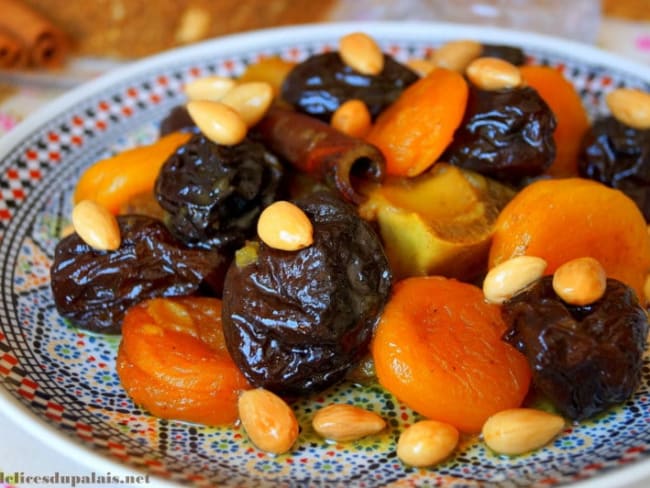 Tajine hlou aux pruneaux abricots secs