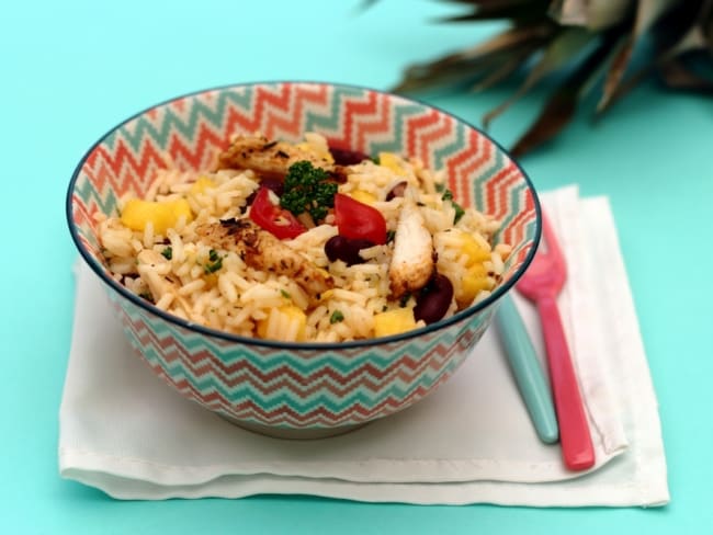 Salade de riz au poulet cajun et ananas