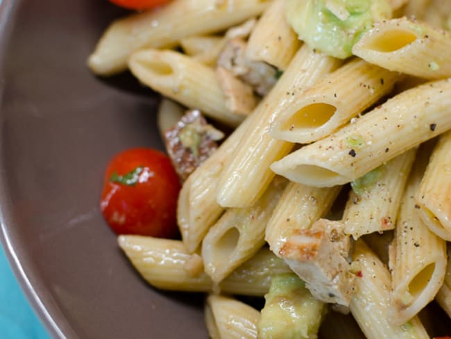 Salade de penne au tofu et à l'avocat