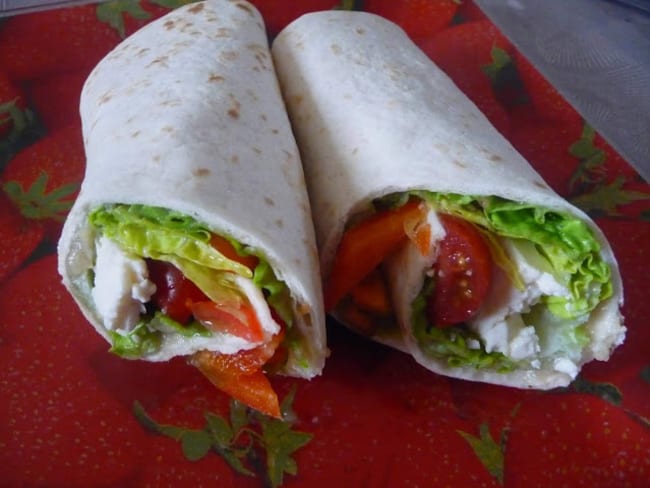 Wraps caviar d'aubergine feta et légumes croquants