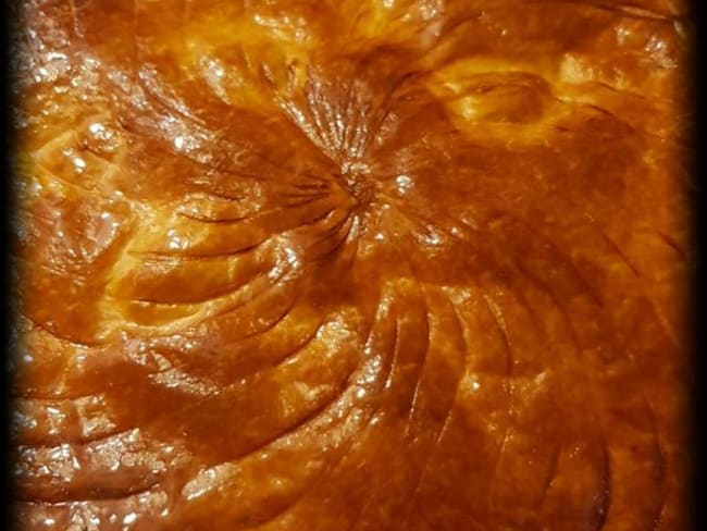 Galette des rois frangipane et poires au sirop