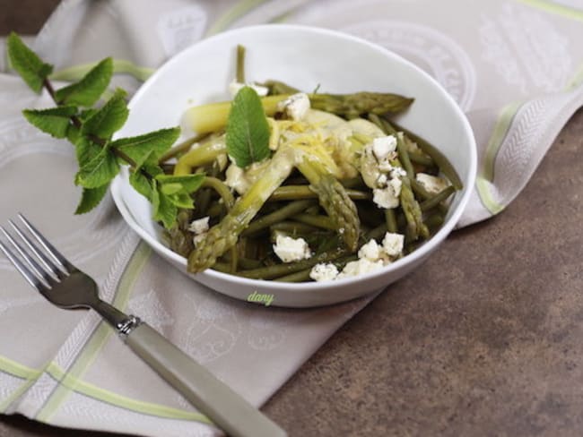 Salade de haricots verts et asperges à la mayonnaise au pesto