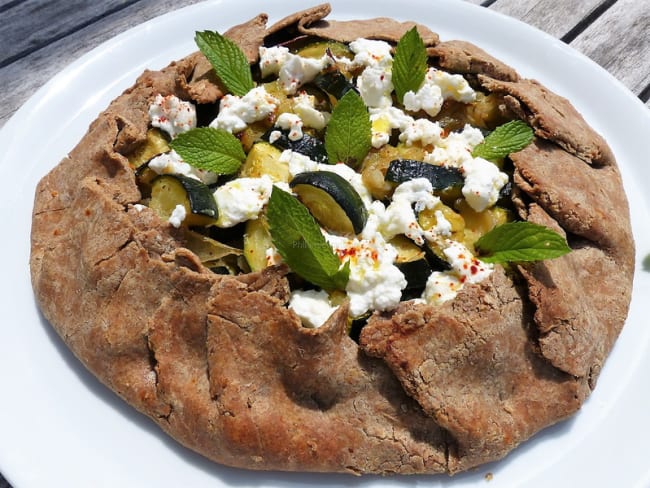 Tarte rustique aux courgettes et au chèvre frais (recette IG bas)