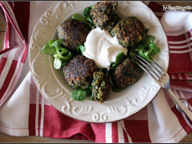 Koftas aux épinards sauce yaourt tahini