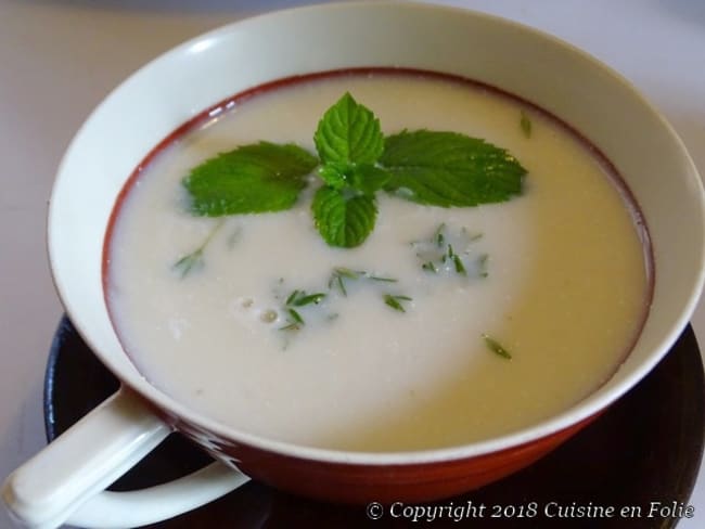 Velouté d'asperges blanches au miso et au gingembre