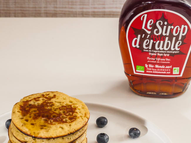 Pancakes aux myrtilles et sirop d'érable